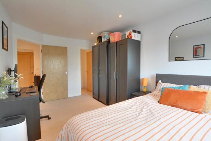 2 Bedroom Apartment For Sale In Woodflied Road, Northgate, RH10