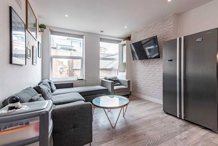 3 Bedroom Flat To Rent In Queenswood Road, London, SE23