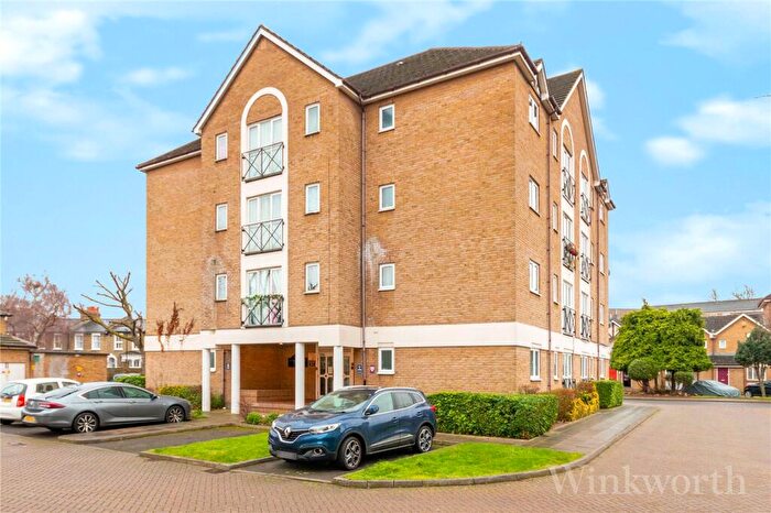 1 Bedroom Apartment To Rent In Glastonbury Court, Farrow Lane, London, SE14