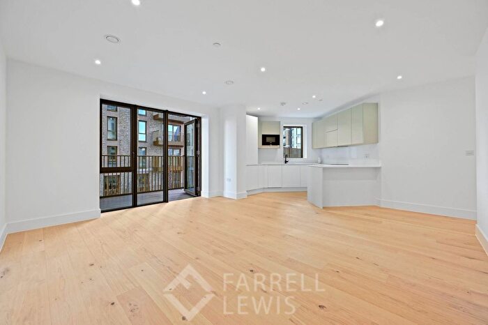 2 Bedroom Flat To Rent In Capital Intercharge Way, Brentford, TW8