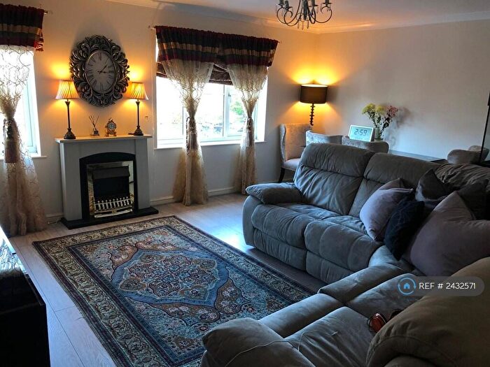 2 Bedroom Flat To Rent In Fleming Court, Slough, SL3