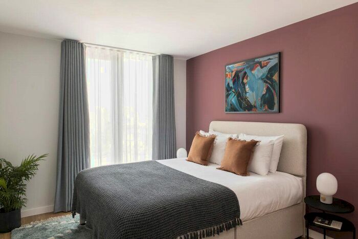 2 Bedroom Flat To Rent In Edinburgh Way, Harlow, Essex, CM20