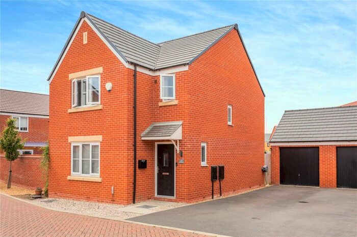 3 Bedroom Detached House To Rent In Fairhaven, Hampton Gardens, Peterborough, PE7