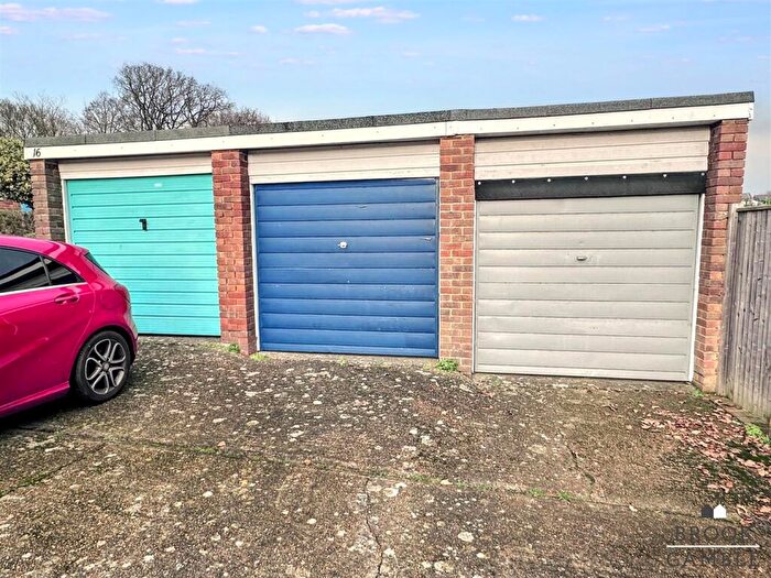 2 Bedroom Bungalow For Sale In Jay Close, Eastbourne, BN23