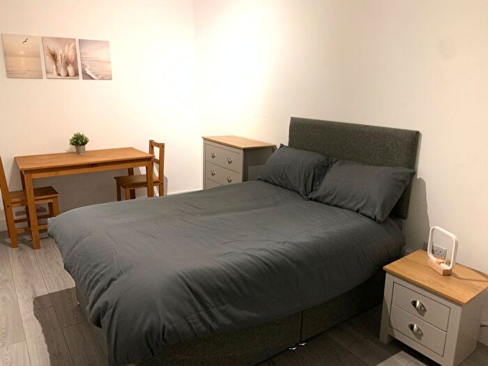 1 Bedroom Studio To Rent In Ladbroke Grove, W10