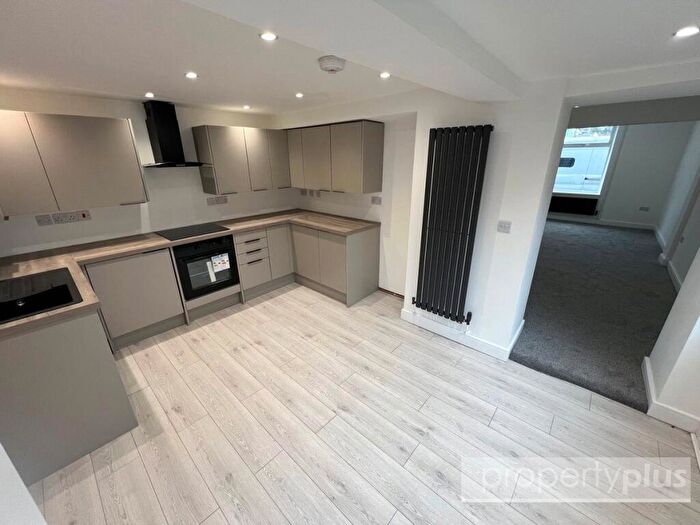 3 Bedroom End Of Terrace House For Sale In Windsor Place, Treharris, CF46