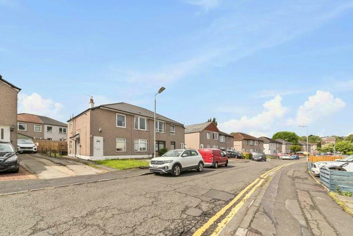 3 Bedroom Flat To Rent In Kingsacre Road, Rutherglen, G73