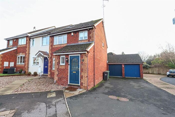 4 Bedroom End Of Terrace House For Sale In Devonport Close, Brockhill, B97