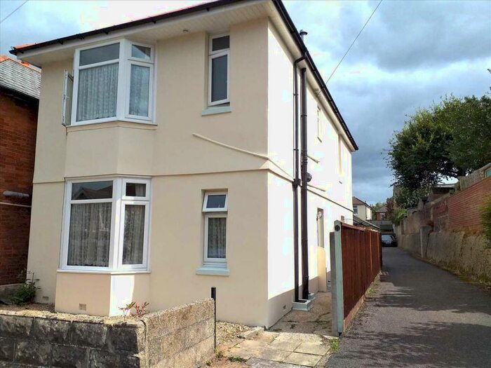 4 Bedroom Detached House To Rent In Frampton Road, Bournemouth, BH9