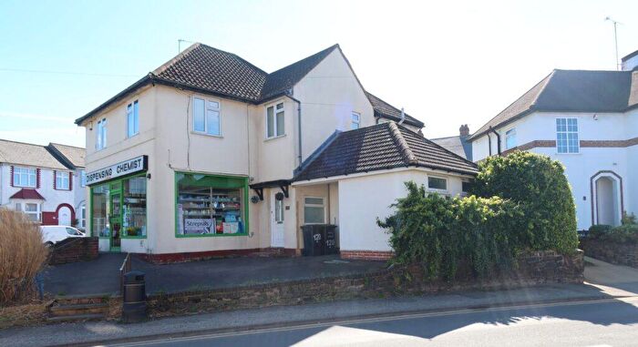 2 Bedroom Maisonette To Rent In Vale Road, Northfleet, Kent, – Bedroom Apartment, DA11