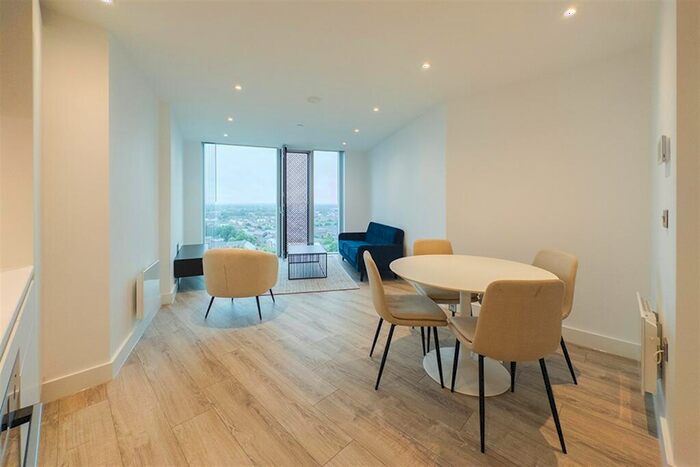 1 Bedroom Property To Rent In Thr, M15