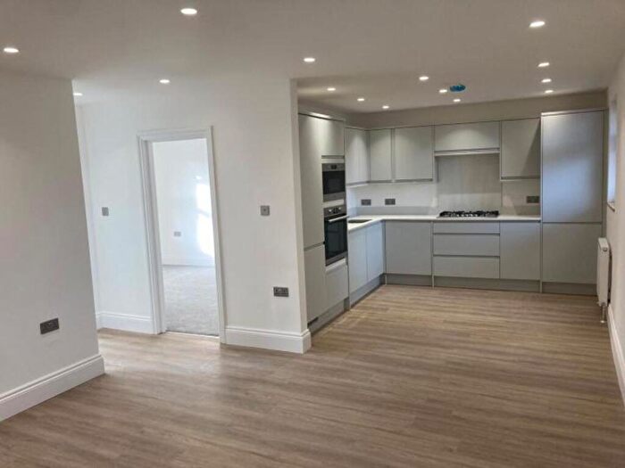 2 Bedroom Apartment To Rent In Rye Lane, London, SE15