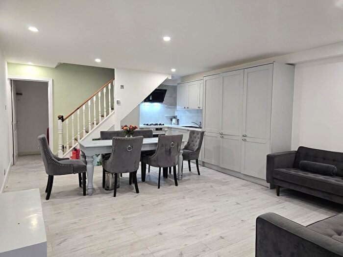 4 Bedroom Terraced House To Rent In Croydon Road, London, E13