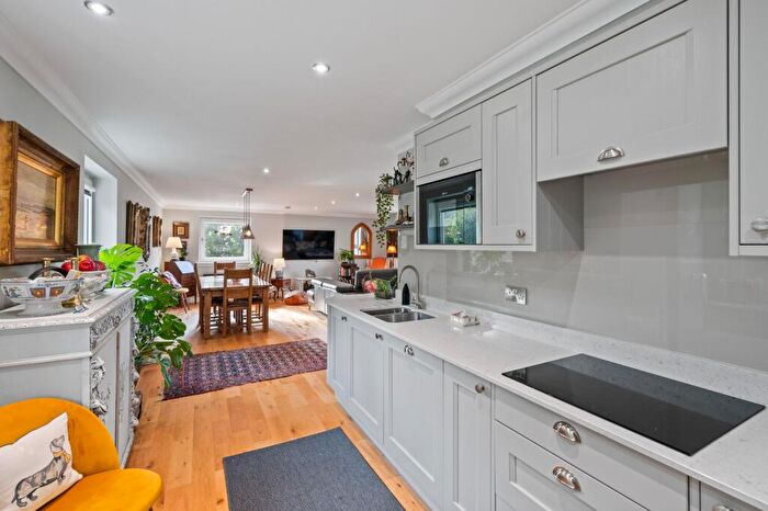 2 Bedroom Flat For Sale In Park Manor, Crieff, PH7