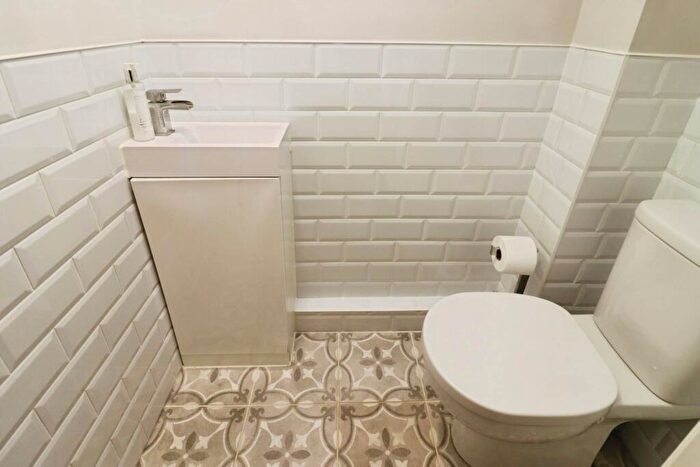 3 Bedroom Terraced House For Sale In Marshall Close, Bromborough, CH62 - Photo 8