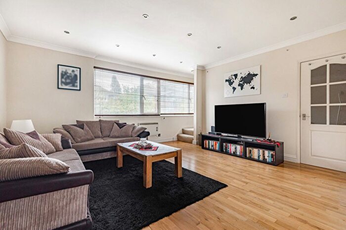2 Bedroom Flat For Sale In Ashburton Road, Croydon, CR0