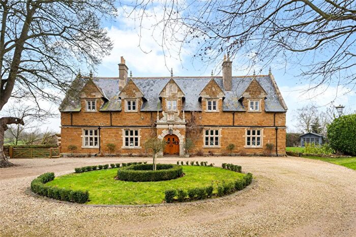 5 Bedroom Link Detached House For Sale In The Manor, Kirby Bellars, Melton Mowbray, Leicestershire, LE14
