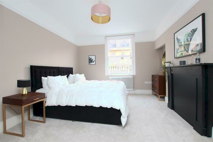 5 Bedroom House To Rent In Vineyards, Bath, BA1