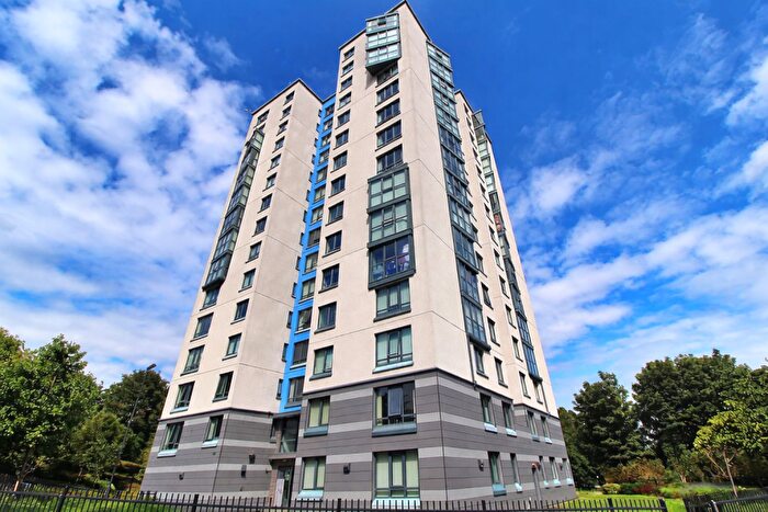 2 Bedroom Flat For Sale In The Cedars, Newcastle Upon Tyne, Tyne And Wear, NE4