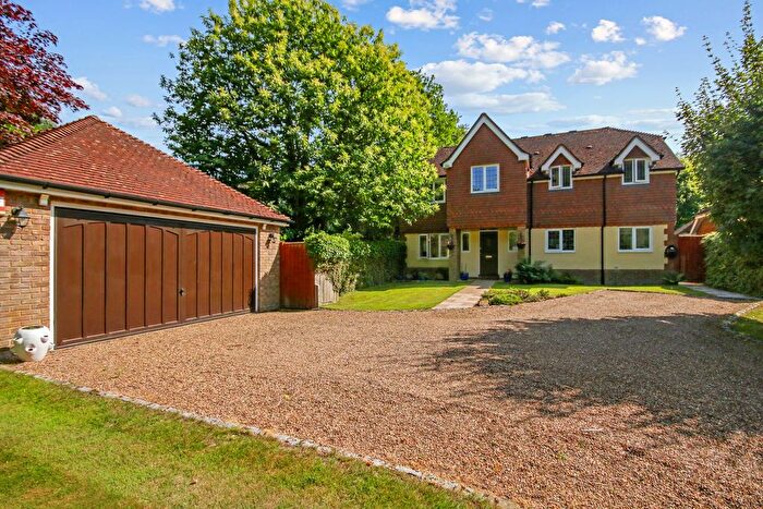 5 Bedroom Detached House For Sale In Lyndhurst Farm Close, Felbridge, RH19
