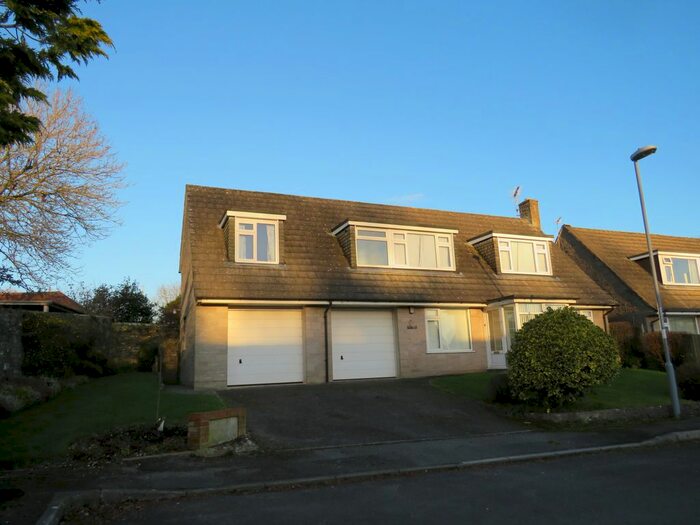 4 Bedroom Property To Rent In Paddock Close, Shaftesbury SP7