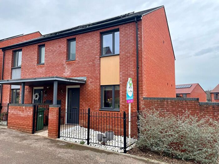 3 Bedroom Semi Detached House For Sale In James View, Bordon, Hampshire, GU35