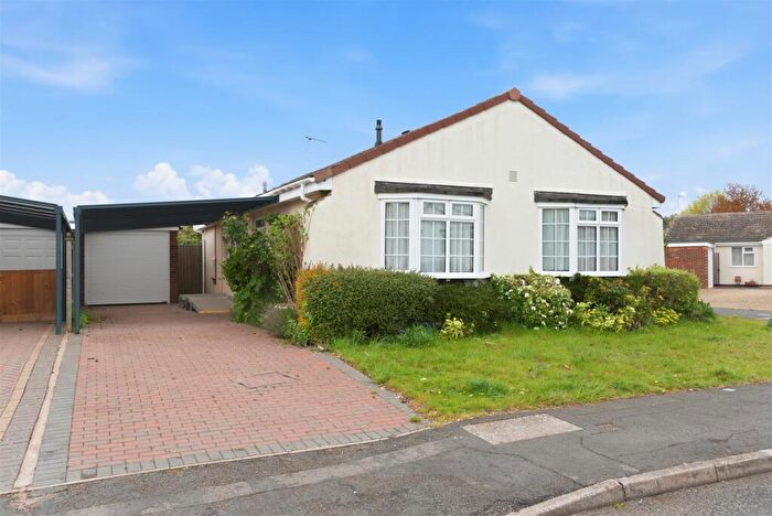 3 Bedroom Detached Bungalow For Sale In Halifax Close, Wellesbourne, Warwick, CV35