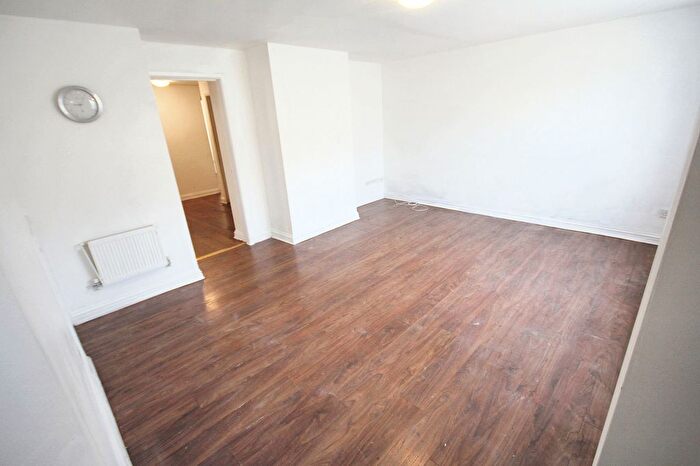 2 Bedroom End Of Terrace House To Rent In The Dingle, Uxbridge, UB10