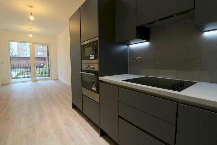 1 Bedroom Flat To Rent In Shipbuilding Way, London, E13
