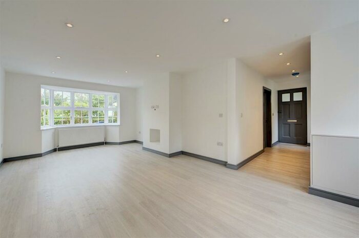 3 Bedroom Semi-Detached House To Rent In Brookland Rise, Hampstead Garden Suburb, NW11
