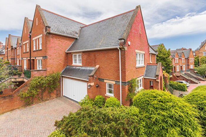 4 Bedroom Town House To Rent In Virginia Water, Surrey, GU25