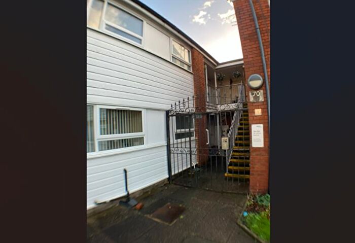 2 Bedroom Flat To Rent In De Villiers Avenue, Liverpool, L23