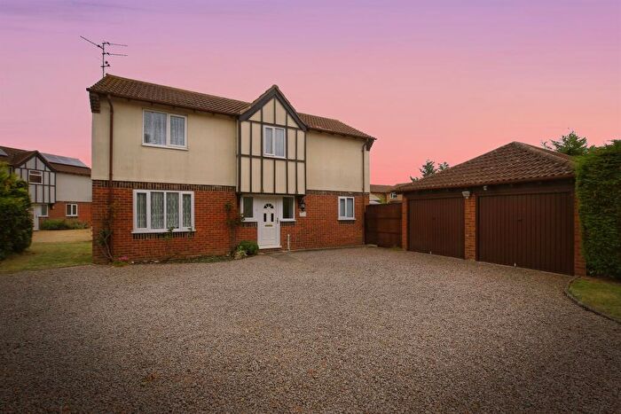 4 Bedroom Detached House For Sale In Whitacre, Peterborough, PE1