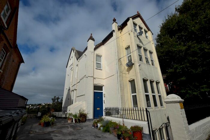 2 Bedroom Flat To Rent In Milward Road, Hastings, TN34