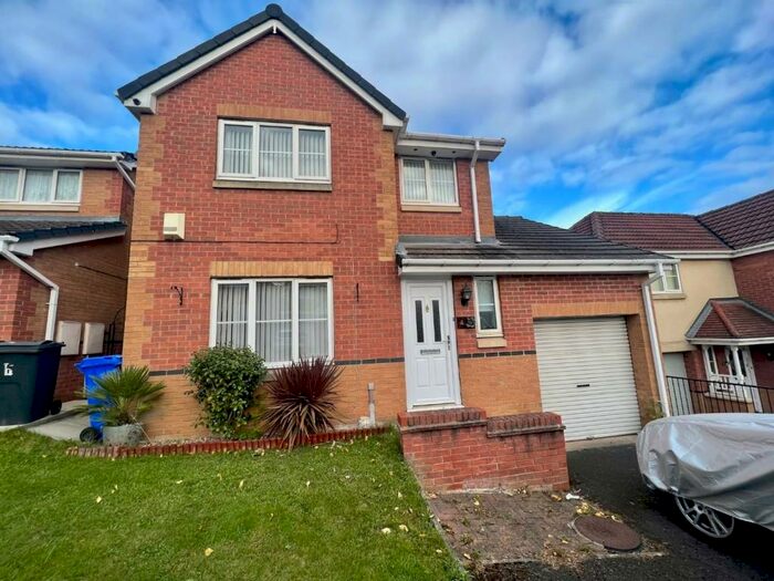 3 Bedroom Detached House To Rent In Longley Farm View, Sheffield, S5
