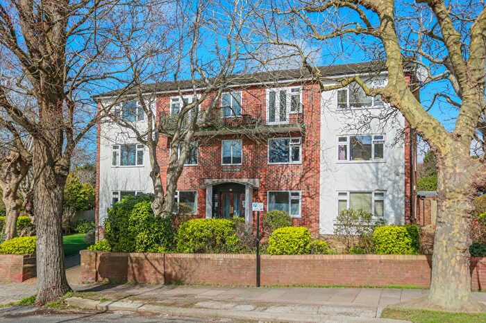 2 Bedroom Flat For Sale In Harrington Road, Cornwall House, BN1