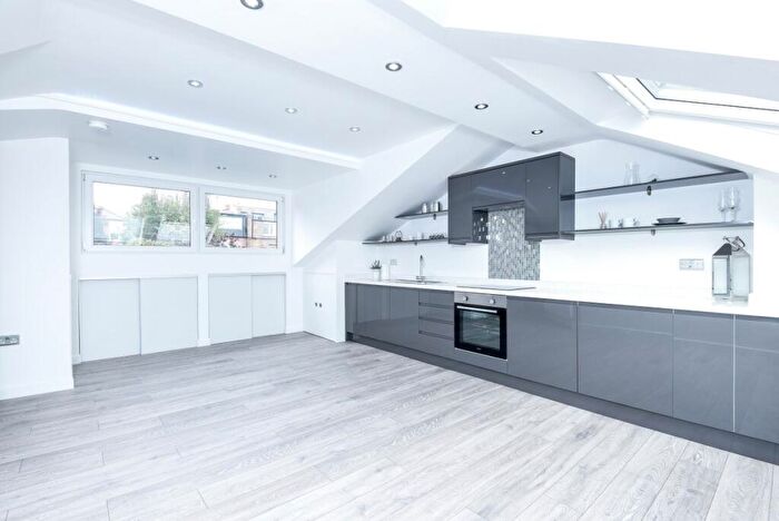 2 Bedroom Terraced House To Rent In Methuen Park, London, N10