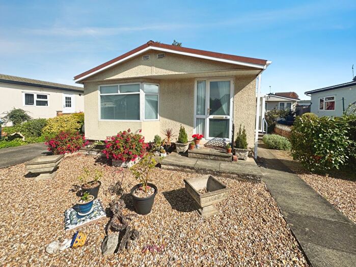 2 Bedroom Park Home For Sale In Palm Grove Court, Thorne, Doncaster, DN8
