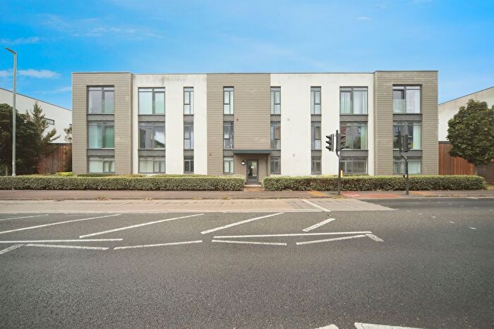 2 Bedroom Flat For Sale In Cunningham Court, Taunton, TA1