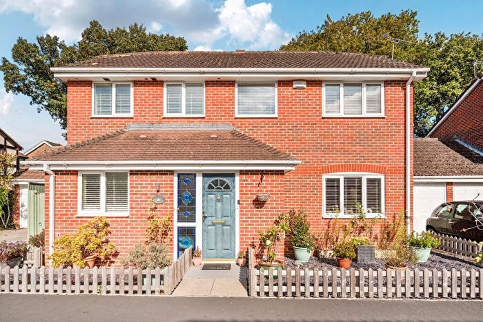 4 Bedroom Detached House For Sale In Hadrian Way, Wimborne, BH21