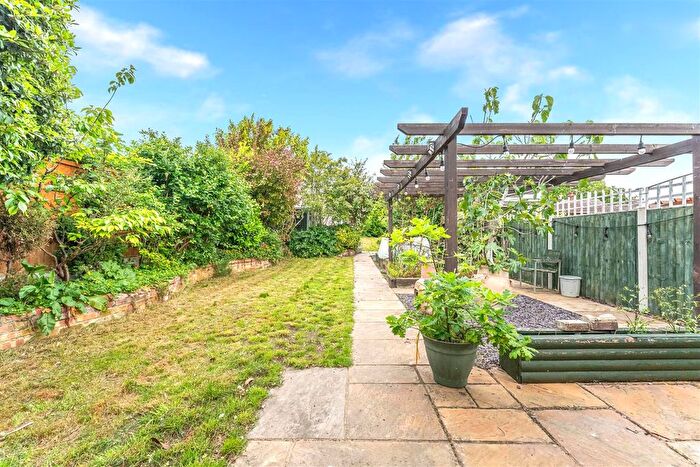 2 Bedroom Detached Bungalow For Sale In Boscombe Avenue, Grays, RM17