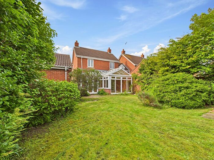 3 Bedroom Link Detached House For Sale In Saunders Close, Sugar Way, Peterborough, PE2