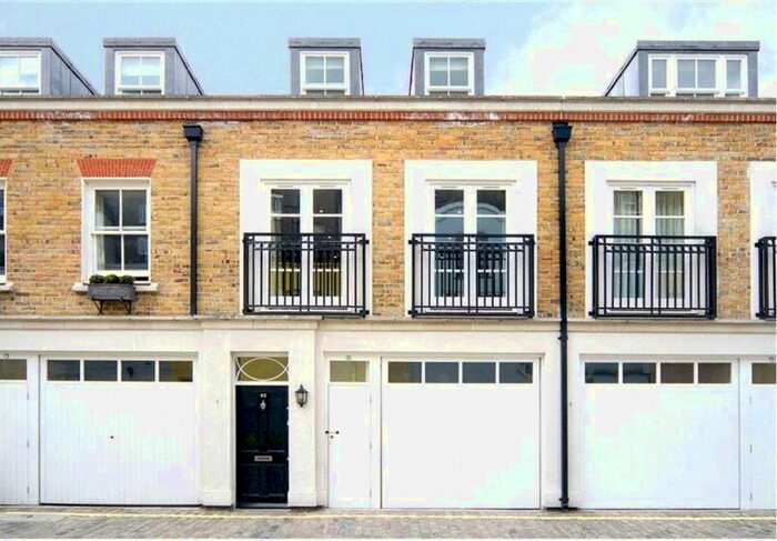 3 Bedroom Mews To Rent In Conduit Mews, Paddington, London, W2