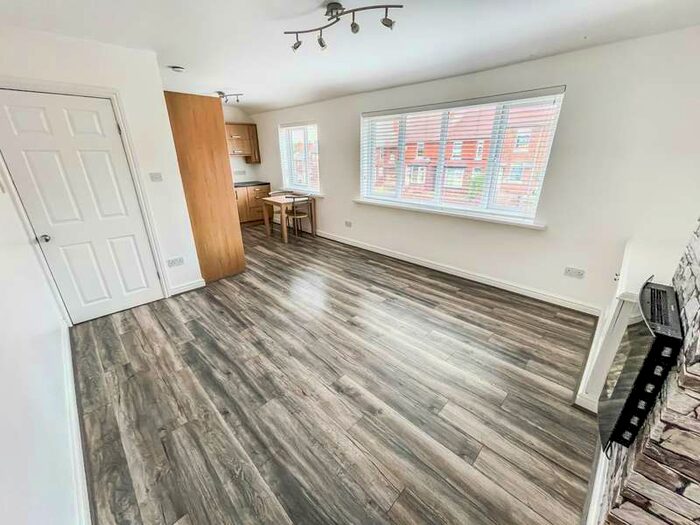 1 Bedroom Flat To Rent In Stourbridge Road, Halesowen, B63