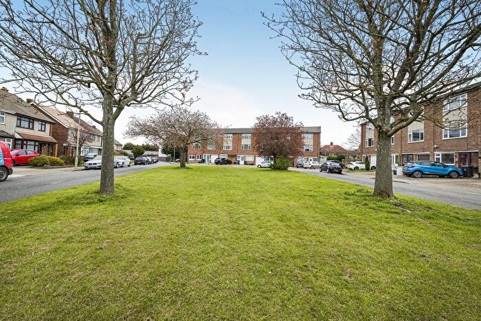 3 Bedroom Town House For Sale In Ribston Close, Bromley, BR2