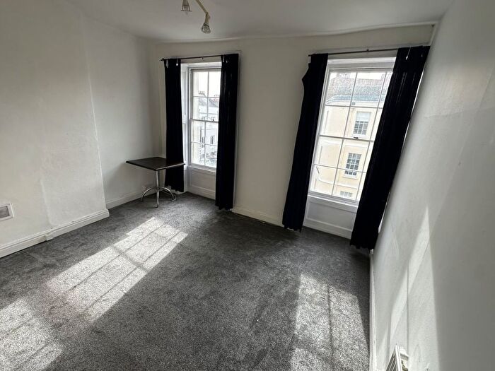 2 Bedroom Flat To Rent In Clarence Street, Cheltenham, GL50