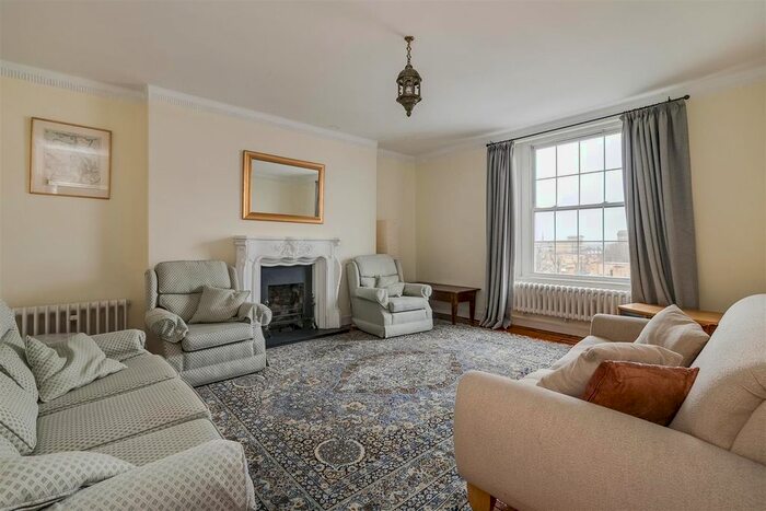 3 Bedroom Flat To Rent In North End House, Fitzjames Avenue, London, W14