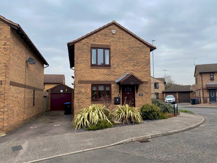 3 Bedroom Detached House To Rent In Weggs Farm Road, Duston Northampton, NN5