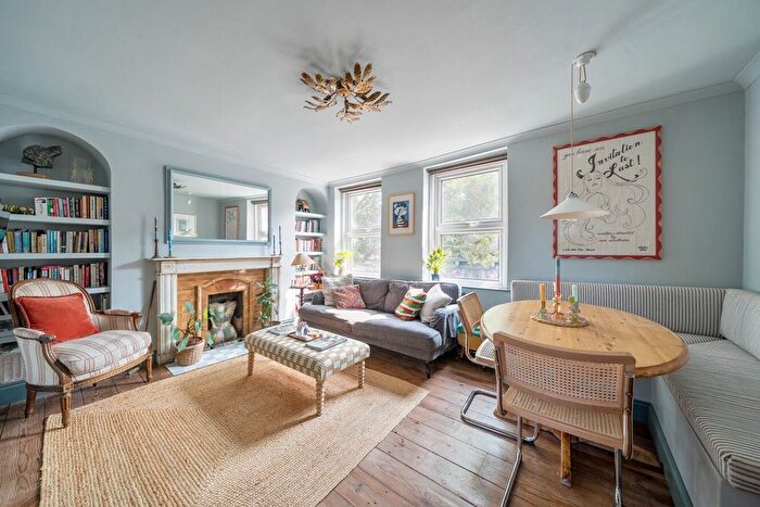 3 Bedroom Flat For Sale In Denmark Hill, Camberwell, London, SE5