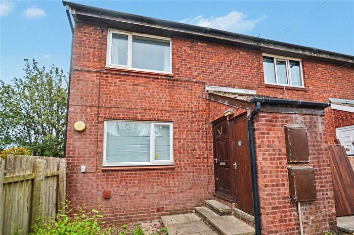 1 Bedroom Apartment For Sale In Worcester Drive, Leeds, West Yorkshire, LS10